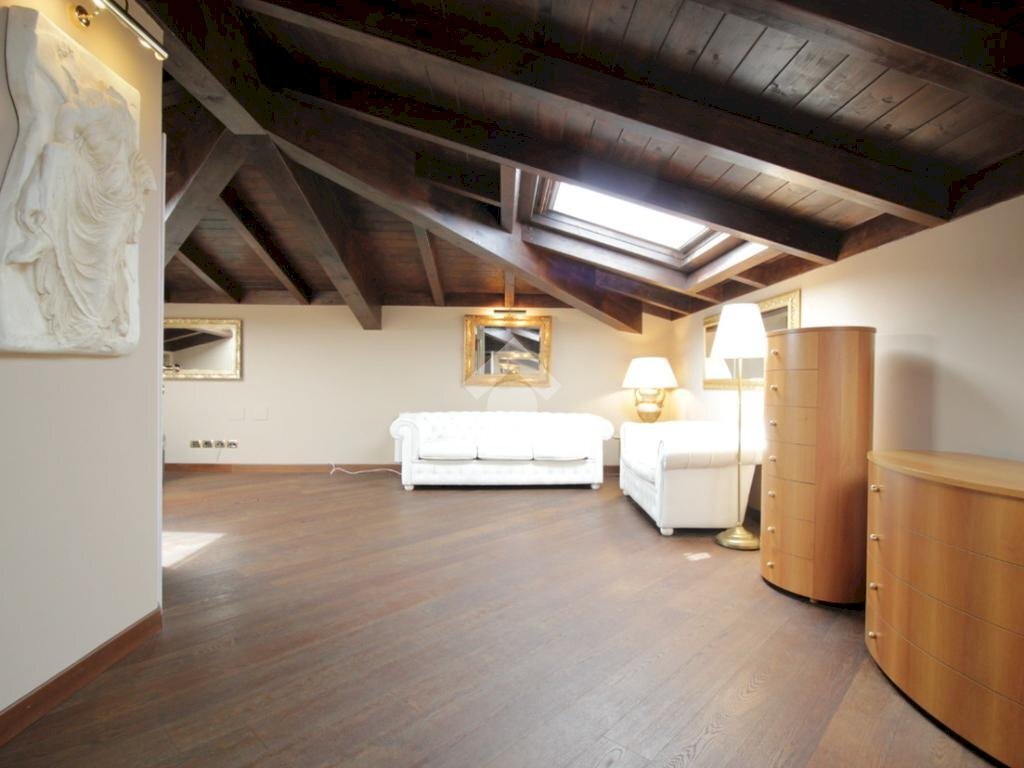 Attic Via Emilia Levante, Bologna (neighborhood Savena) - photo 3