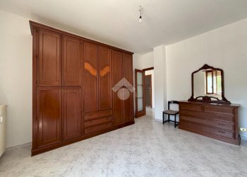 Three-room apartment Via Orti, Chivasso - photo 9