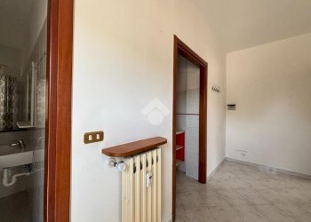 Three-room apartment Via Orti, Chivasso - photo 11