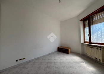 Three-room apartment Via Orti, Chivasso - photo 12