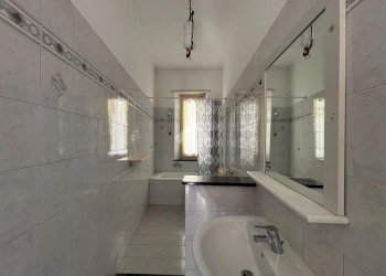 Three-room apartment Via Orti, Chivasso - photo 19