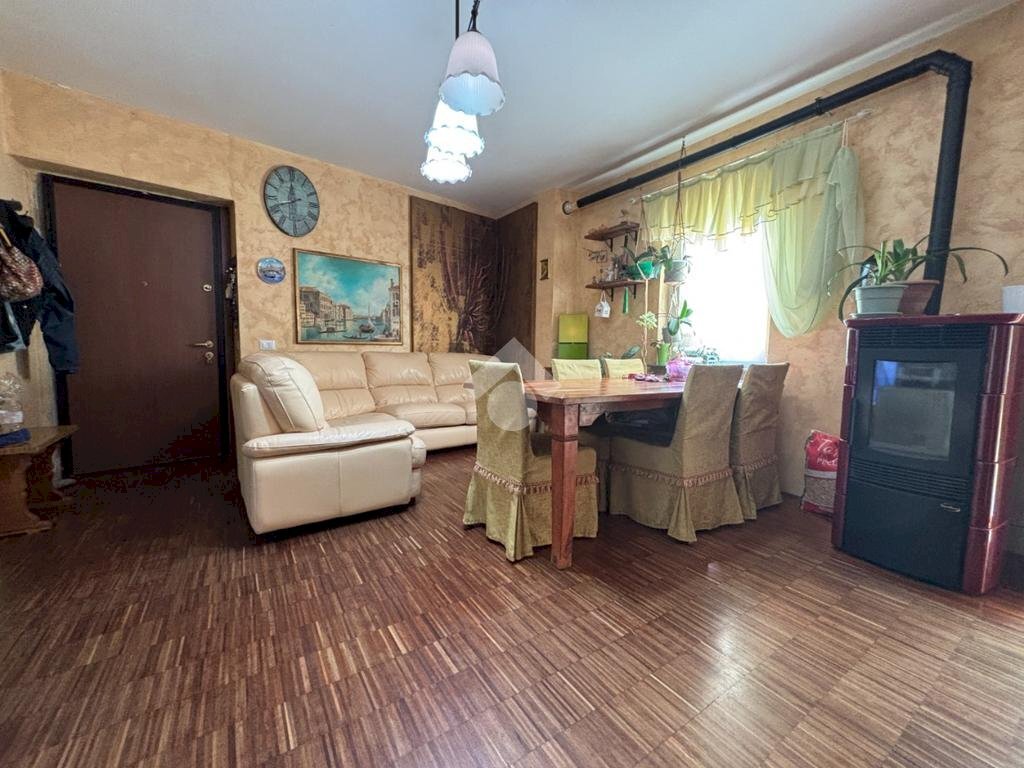 Three-room apartment Via giuseppe garibaldi, Castelletto Sopra Ticino - photo 3