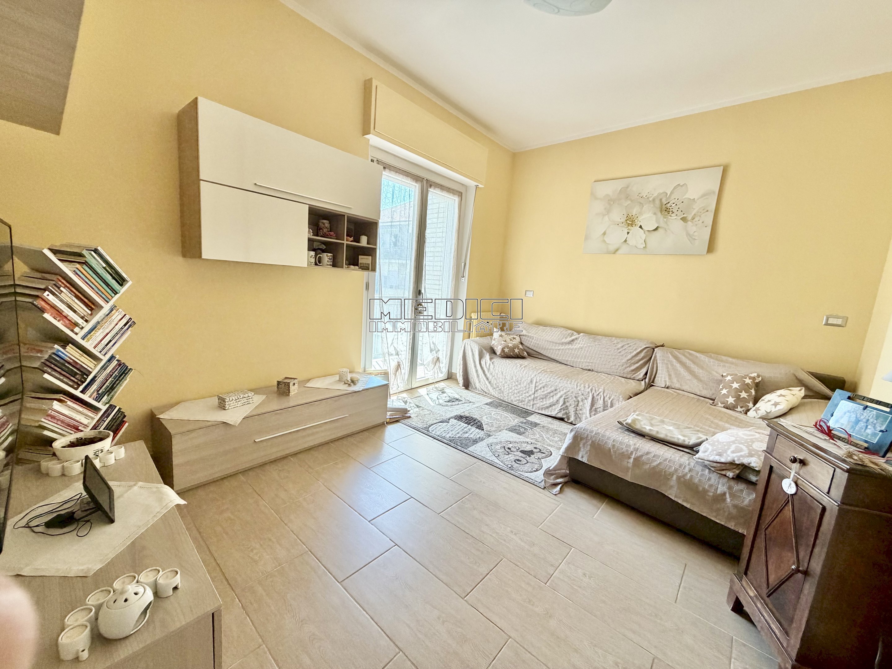 Salotto - Trilocale via Francesco Petrarca, 26, Asti - foto 1