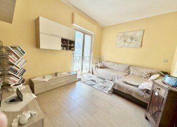 Salotto - Trilocale via Francesco Petrarca, 26, Asti - foto 1
