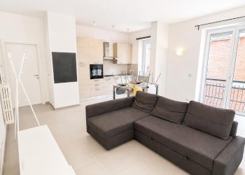 Two-room apartment Via Umberto I, Bra - photo 1