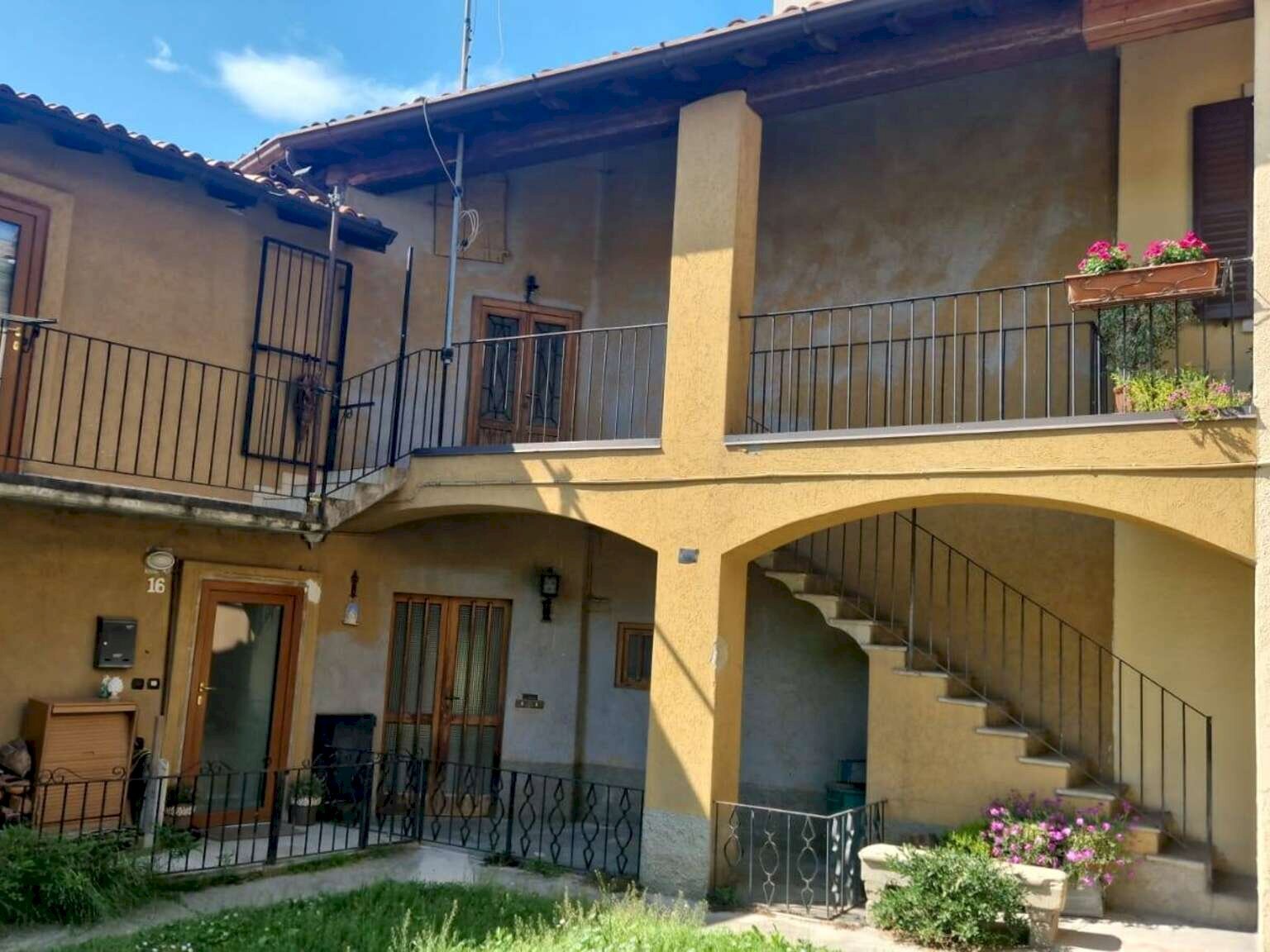 Porzione di casa Calco - foto 3