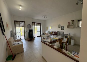Independent house Celle Enomondo - photo 1