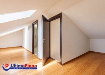 Attic Via Trottechien 55, 55, Aosta - photo 24
