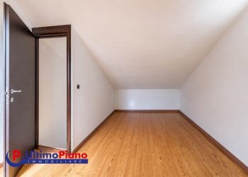 Attic Via Trottechien 55, 55, Aosta - photo 25