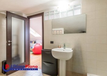 Attic Via Trottechien 55, 55, Aosta - photo 27