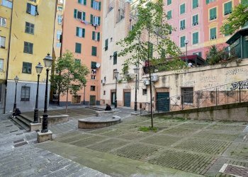 Foto 1 - Commercial Premises Piazza Durazzo, Genova - photo 1