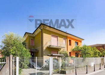 Casa all\'aperto - Semi-detached house via magenta
25, Nerviano - photo 1