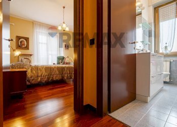 Hall / corridoio - Two-room apartment viale Rimembranze
 
5, Lainate - photo 12