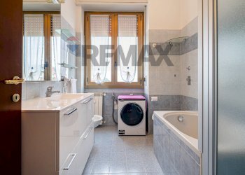 Bagno - Two-room apartment viale Rimembranze
 
5, Lainate - photo 13