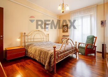 Camera / camera da letto - Two-room apartment viale Rimembranze
 
5, Lainate - photo 17