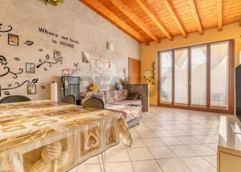 Camera / camera da letto - Two-room apartment via Carabelli
22, Lainate - photo 5