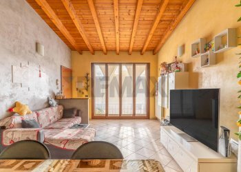 Soggiorno - Two-room apartment via Carabelli
22, Lainate - photo 6