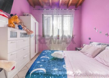 Camera / camera da letto - Two-room apartment via Carabelli
22, Lainate - photo 15