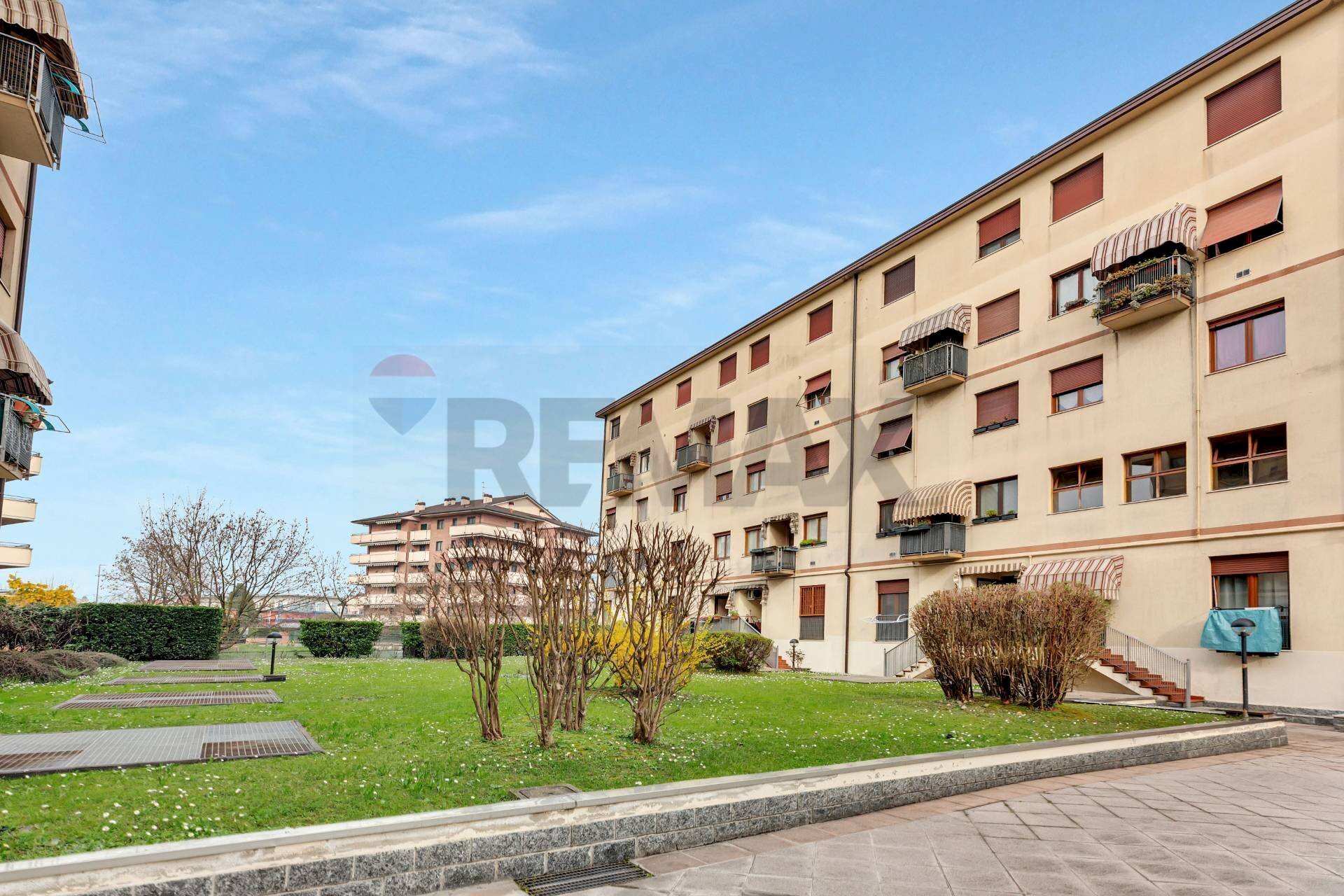 Edificio all\'aperto - Three-room apartment Via Pio la Torre
 
2, Pioltello - photo 1