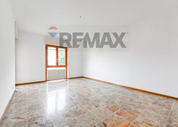 Stanza vuota - Trilocale Via Ambrogio Villa
 
8, Vedano al Lambro - foto 2