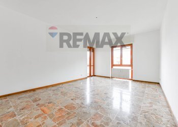 Stanza vuota - Trilocale Via Ambrogio Villa
 
8, Vedano al Lambro - foto 3