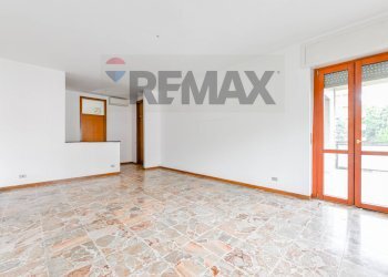 Stanza vuota - Trilocale Via Ambrogio Villa
 
8, Vedano al Lambro - foto 4