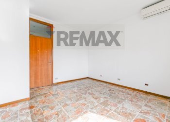 Stanza vuota - Trilocale Via Ambrogio Villa
 
8, Vedano al Lambro - foto 7
