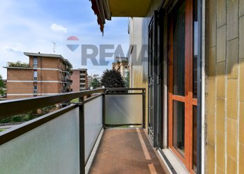 Balcone - Trilocale Via Ambrogio Villa
 
8, Vedano al Lambro - foto 13