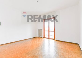 Stanza vuota - Trilocale Via Ambrogio Villa
 
8, Vedano al Lambro - foto 15