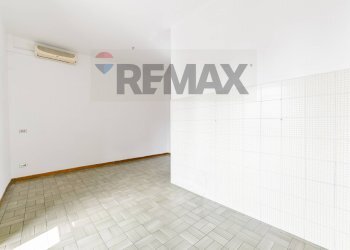 Stanza vuota - Trilocale Via Ambrogio Villa
 
8, Vedano al Lambro - foto 21