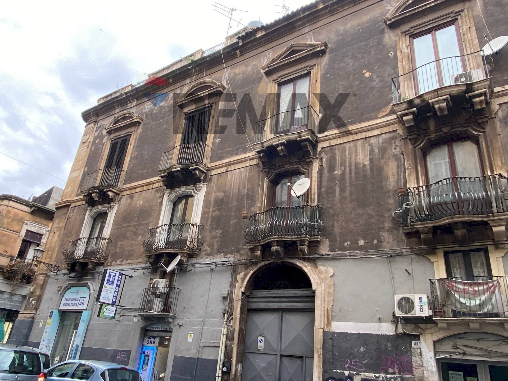 Edificio all\'aperto - One-room apartment Via Giuseppe Garibaldi
 
108, Catania - photo 2