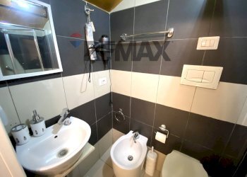 Bagno - One-room apartment Via Giuseppe Garibaldi
 
108, Catania - photo 18