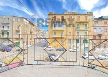 Balcone - Three-room apartment Via Santa Maria Della Catena
 
149, Catania - photo 8