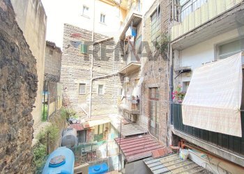 Edificio all\'aperto - Three-room apartment Via Santa Maria Della Catena
 
149, Catania - photo 35