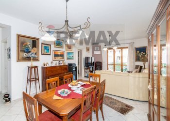 Sala da pranzo - Quadrilocale Via Finocchiari
 
69, Aci Catena - foto 3