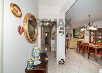 Sala da pranzo - Quadrilocale Via Finocchiari
 
69, Aci Catena - foto 5