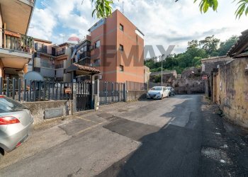 Edificio all\'aperto - Quadrilocale Via Finocchiari
 
69, Aci Catena - foto 21