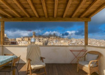 Terrazza - Casa indipendente Via Calì
 
56, Caltagirone - foto 2