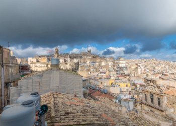 Edificio all\'aperto - Casa indipendente Via Calì
 
56, Caltagirone - foto 4