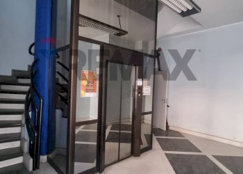 Scale - Office Piazza Indipendenza
47, Paterno - photo 1