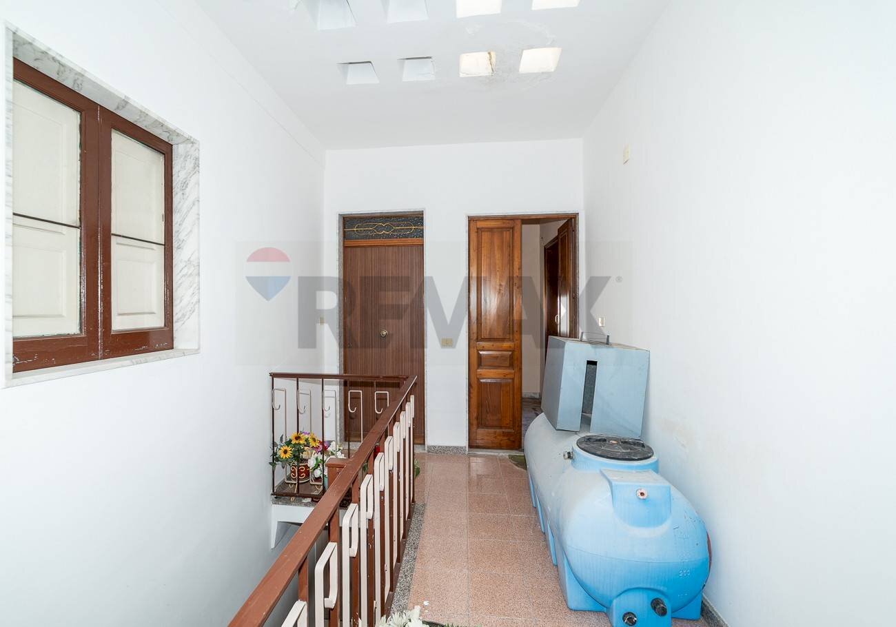 Hall / corridoio - Quadrilocale Via Francesco Strano
76, Aci Catena - foto 3