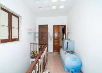 Hall / corridoio - Quadrilocale Via Francesco Strano
 
76, Aci Catena - foto 3