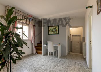 Sala da pranzo - Casa semi indipendente Piazza S. Francesco D'Assisi
 
20, Caltagirone - foto 35