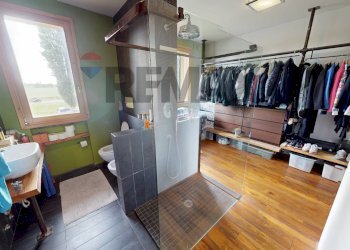 Cabina armadio - Four-room apartment Rodano - photo 30