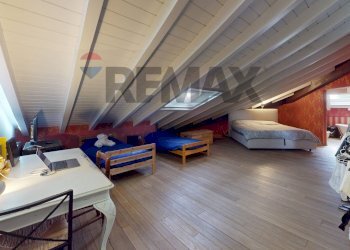 Camera / camera da letto - Four-room apartment Rodano - photo 38