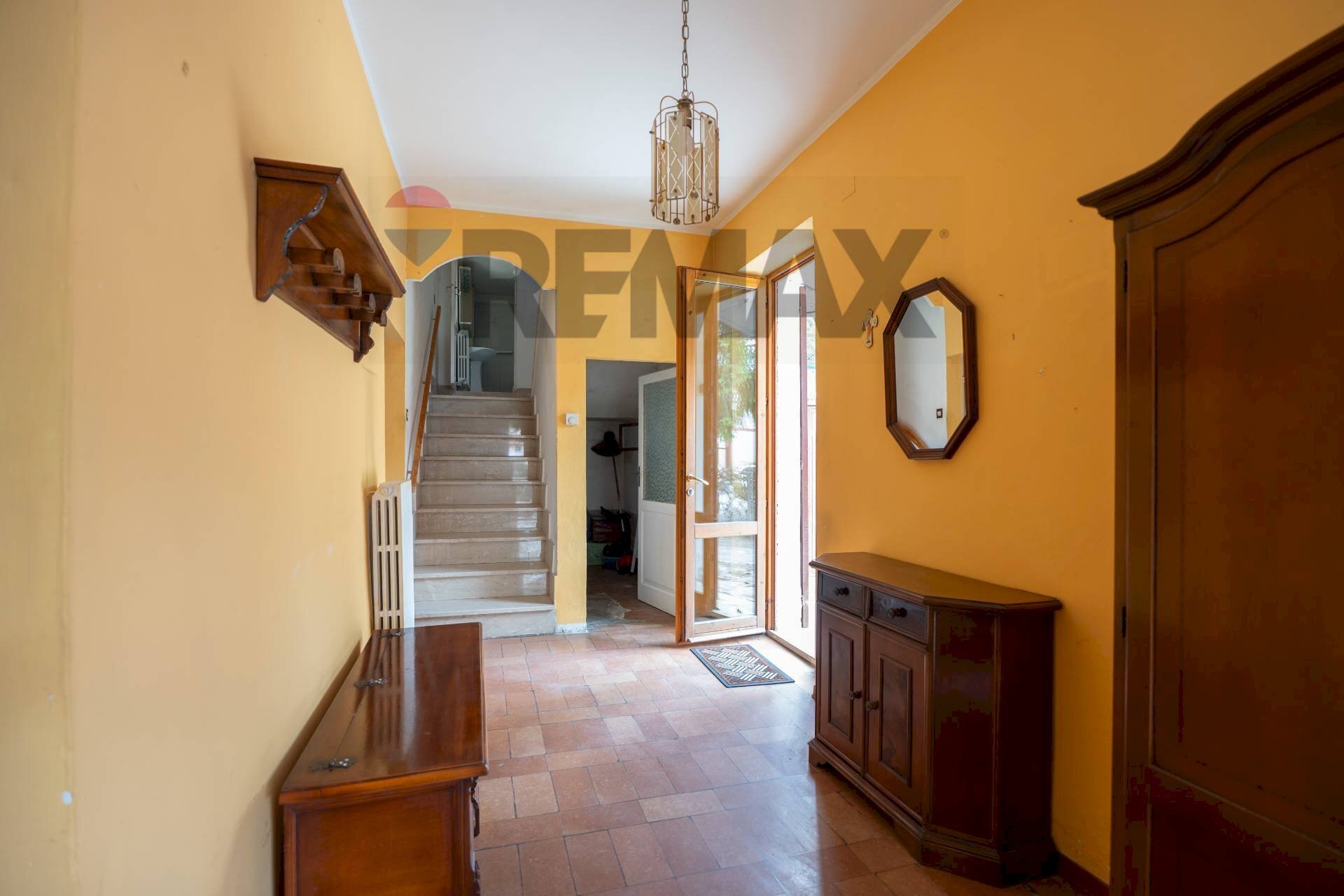 Hall / corridoio - Casa semi indipendente VIA DANTE ALIGHIERI
 
2, Rosora - foto 1