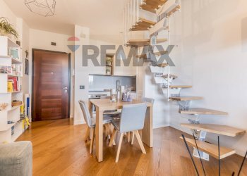 Sala da pranzo - Semi-detached Villa Via Passo Del Turchino
 
14, Roma - photo 6