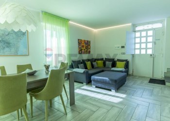 Sala da pranzo - Three-room apartment via san marco, Calatabiano - photo 4