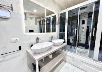 Bagno - Casa semi indipendente Viale Principessa Maria Josè
 
111, Caltagirone - foto 15