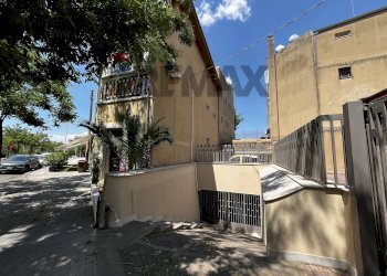 Edificio all\'aperto - Semi-detached house Viale Principessa Maria Josè
 
111, Caltagirone - photo 22